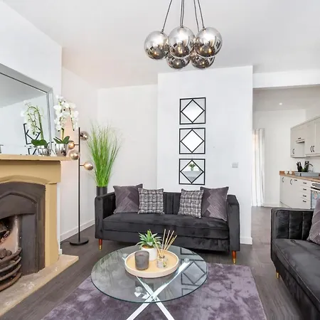 Apartment Piccadilly Place - 3 Bedroom House