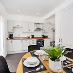 Apartman Piccadilly Place - 3 Bedroom House