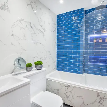 Piccadilly Place - 3 Bedroom House