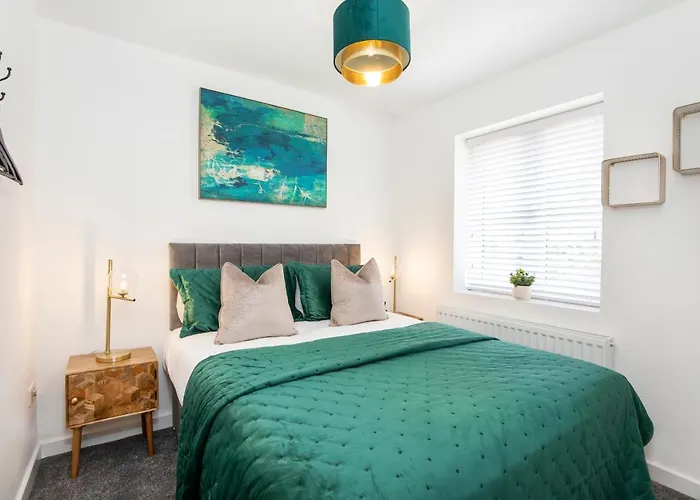 Piccadilly Place - 3 Bedroom House