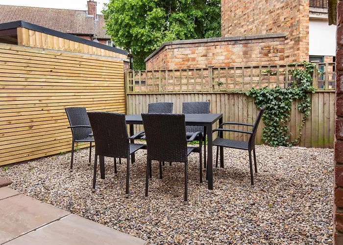 Piccadilly Place - 3 Bedroom House