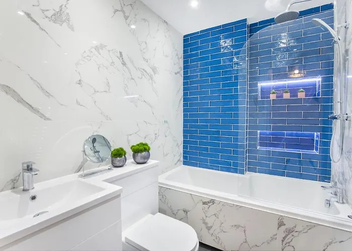 Piccadilly Place - 3 Bedroom House