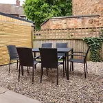 Piccadilly Place - 3 Bedroom House