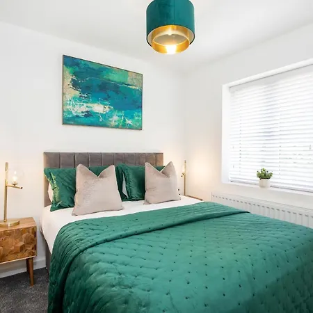 Piccadilly Place - 3 Bedroom House